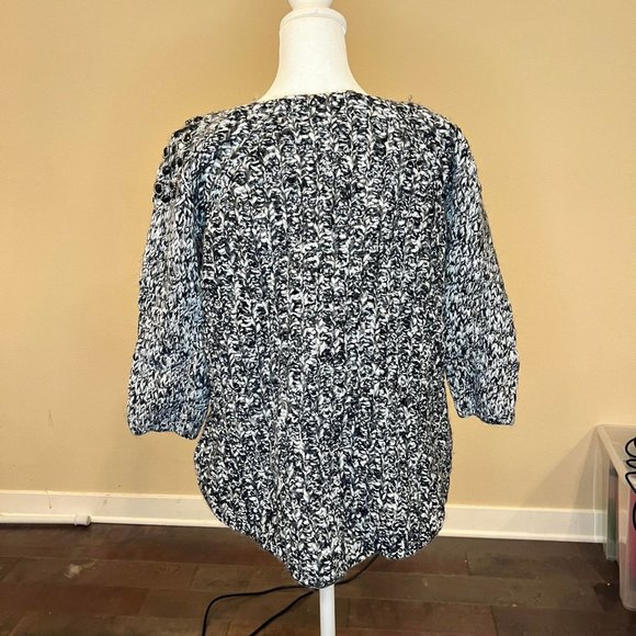 ZARAKNIT - Knit Sweater w/ Shoulder Embroidery - Size M - Picture 2 of 2